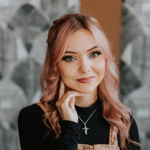 Samantha ARoland Salon Hair Stylist